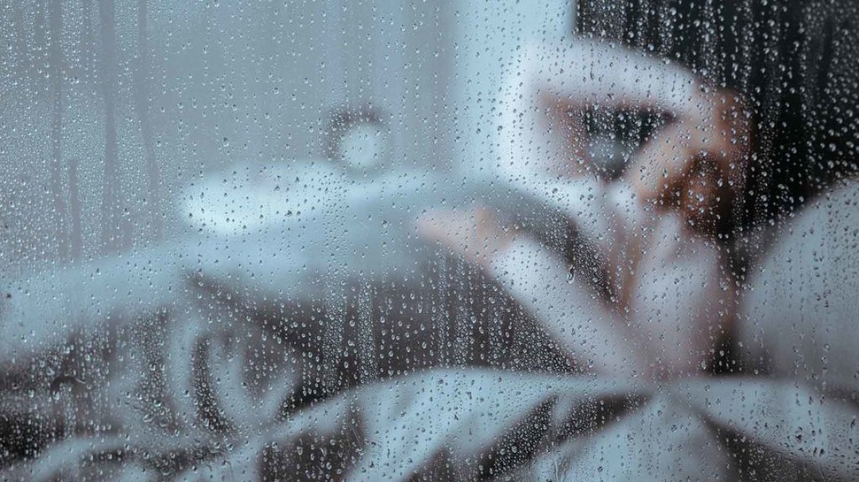 Gangguan Klinomania, Orang yang Susah Lepas dari Kasur Saat Hujan