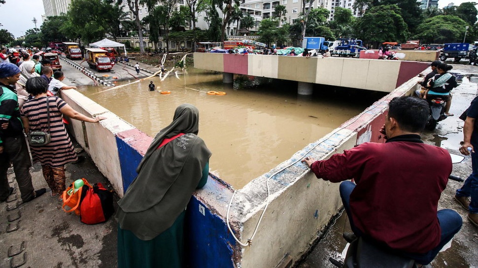 Sempat Banjir 4 Meter, Volume Air Underpass Kemayoran Capai 90 Cm