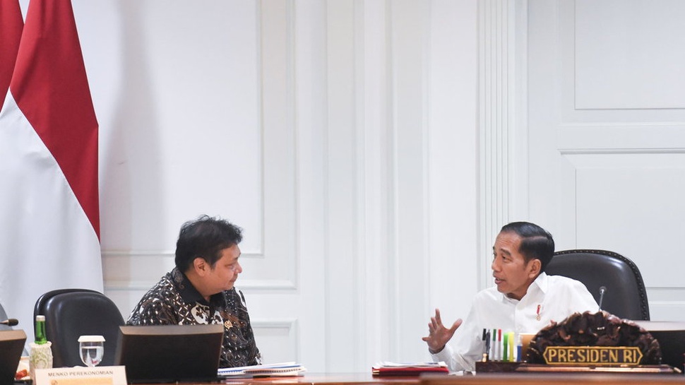 Draf RUU Cilaka Ugal-ugalan & Tipo: Jokowi Harus Tarik Kembali