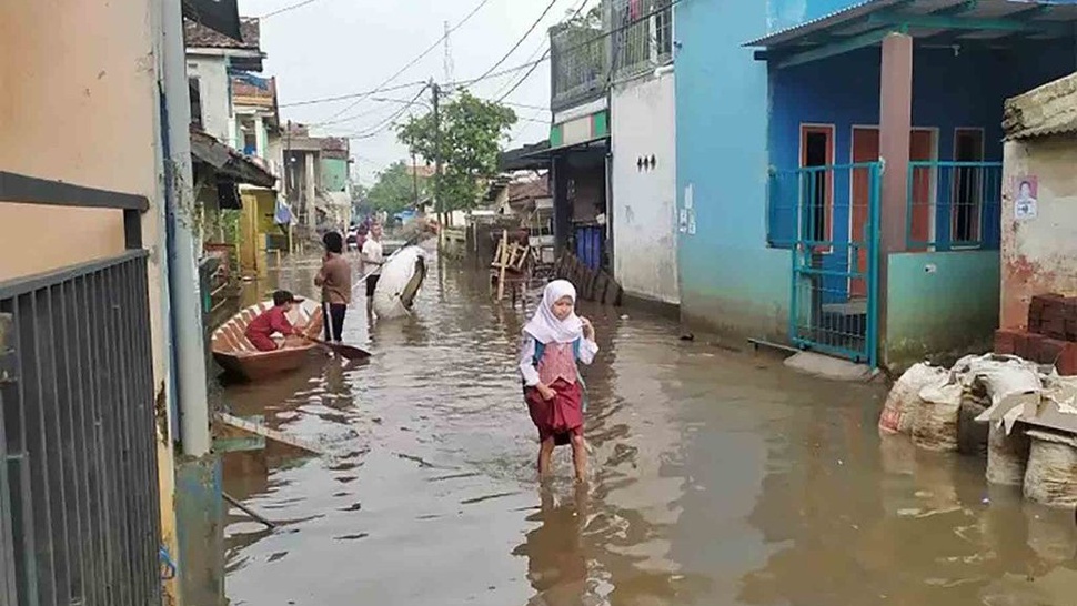 Banjir Bandung Akibatkan 3.070 Jiwa, 14 Masjid, 6 Sekolah Terdampak