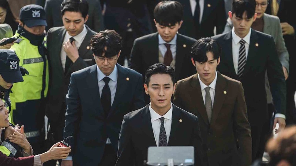 Preview Drakor Hyena Episode 2 di SBS: Jung Geum Ja Diserang Klien
