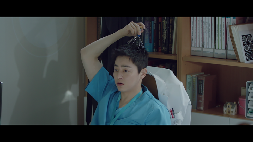 Preview Drakor Hospital Playlist EP 1 di tvN: Persahabatan 5 Dokter