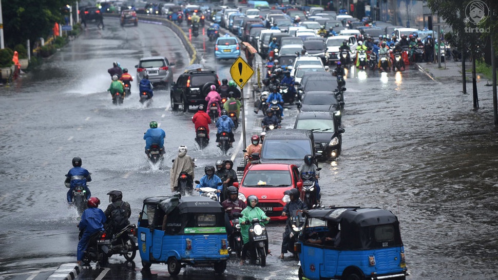 2020/02/25/02-banjir-mengepung-jakarta-tirto.id-andrey-gromico.jpg