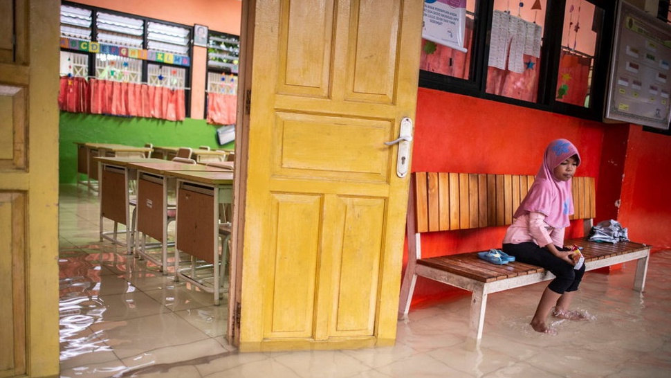 Banjir Jakarta Pagi Ini Sebabkan Sekolah di Jabotabek Diliburkan