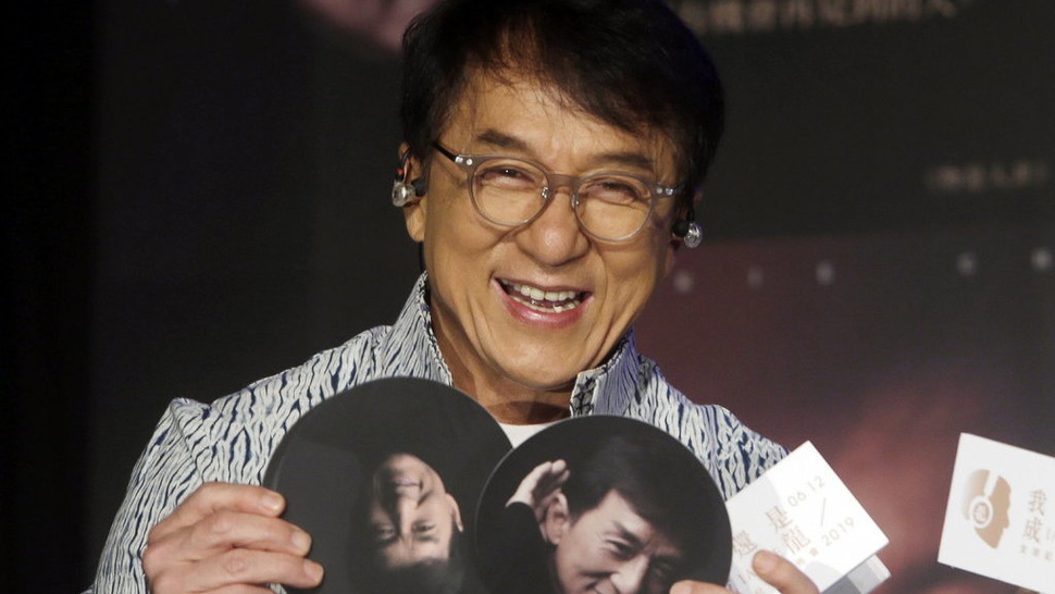 Jackie Chan Angkat Bicara Soal Rumor Ia Terjangkit Virus Corona
