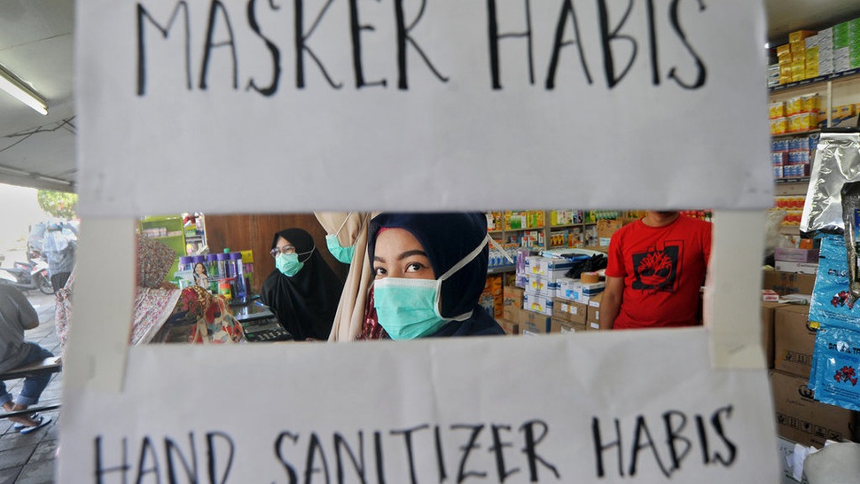 Polda Metro Gerebek Gudang Penimbunan Masker di Tangerang