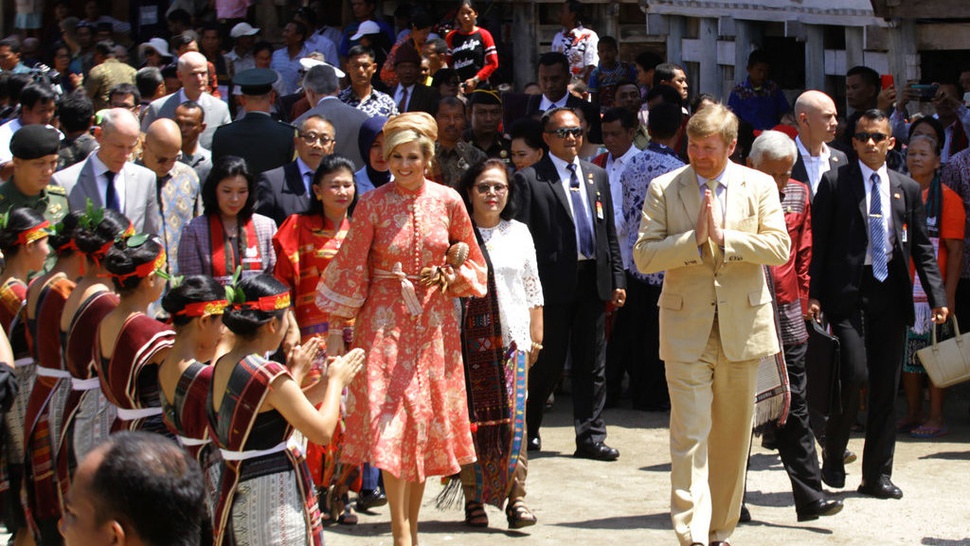 Raja dan Ratu Belanda Mengunjungi Masyarakat Adat Batak