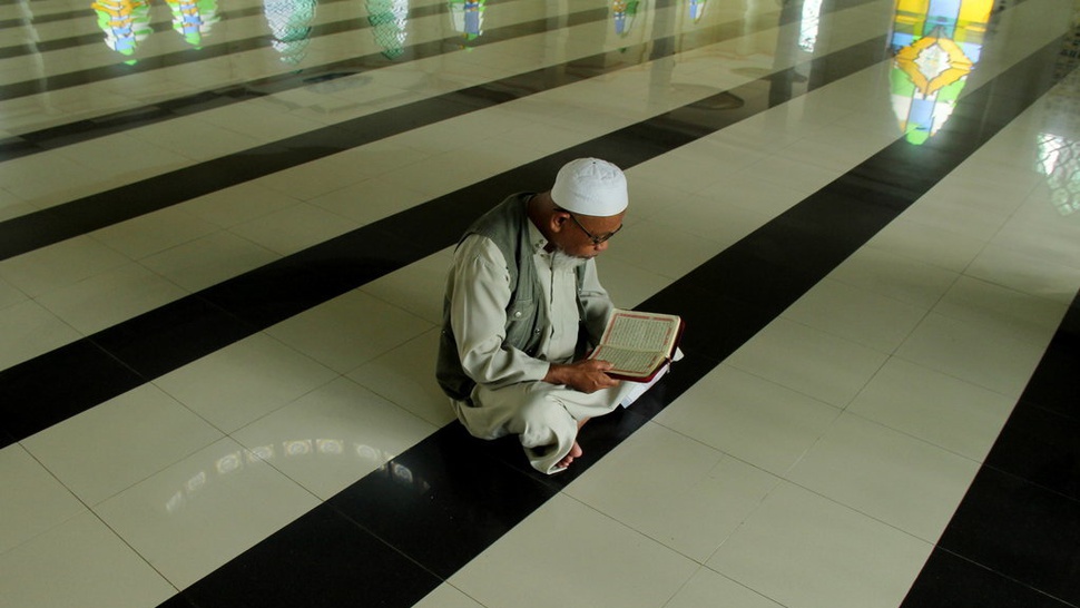 Bacaan Surah Al Waqiah yang Dibaca pada Malam Nisfu Syaban & Arti