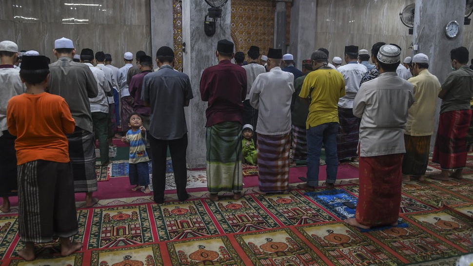 Langgar PSBB, 290 Masjid di Surabaya Gelar Tarawih Berjamaah