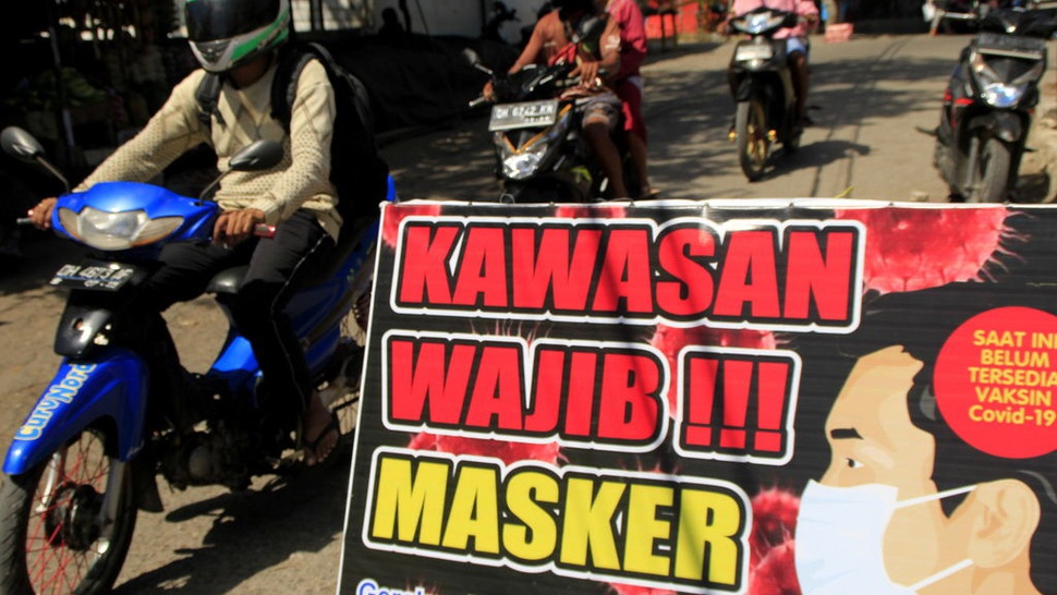 Bandelnya Menteri Jokowi, Rapat di Zona Merah dan Foto Tanpa Masker