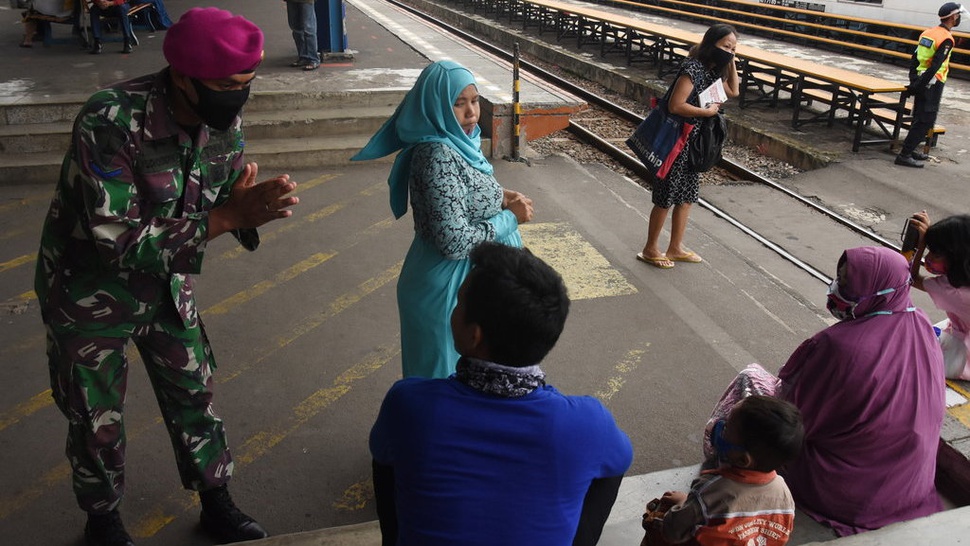 Mulai 8 Juni, Balita Dilarang Naik KRL Commuter Line