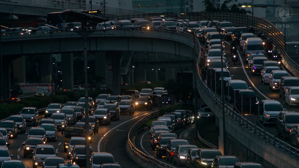 Kemacetan Jelang Berakhirnya PSBB Periode Ketiga di Jakarta
