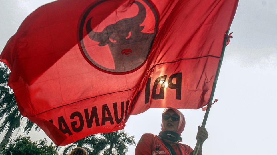 Polisi Sigap Usut Pembakar Bendera PDIP, Kasus Lain Semestinya Sama