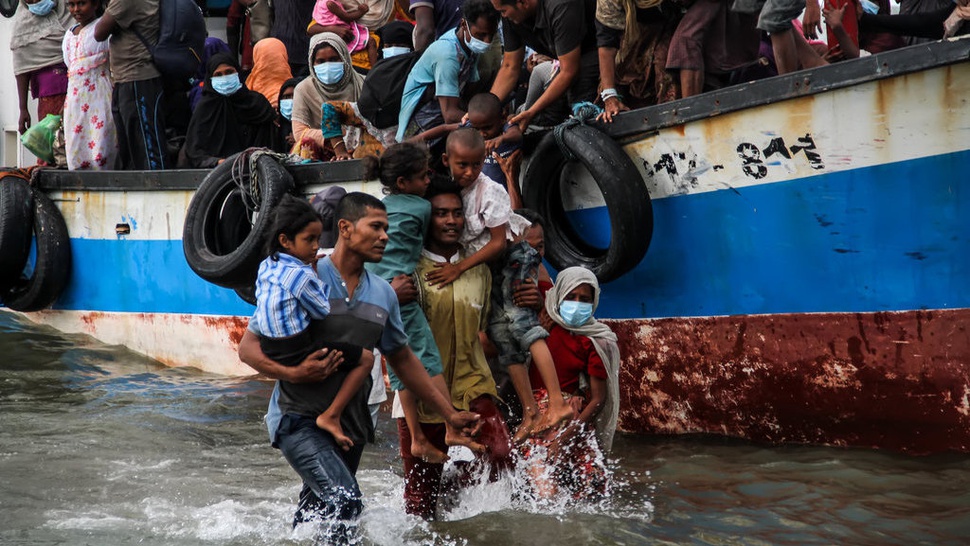 Evakuasi Pengungsi Rohingya Di Perairan Aceh Utara