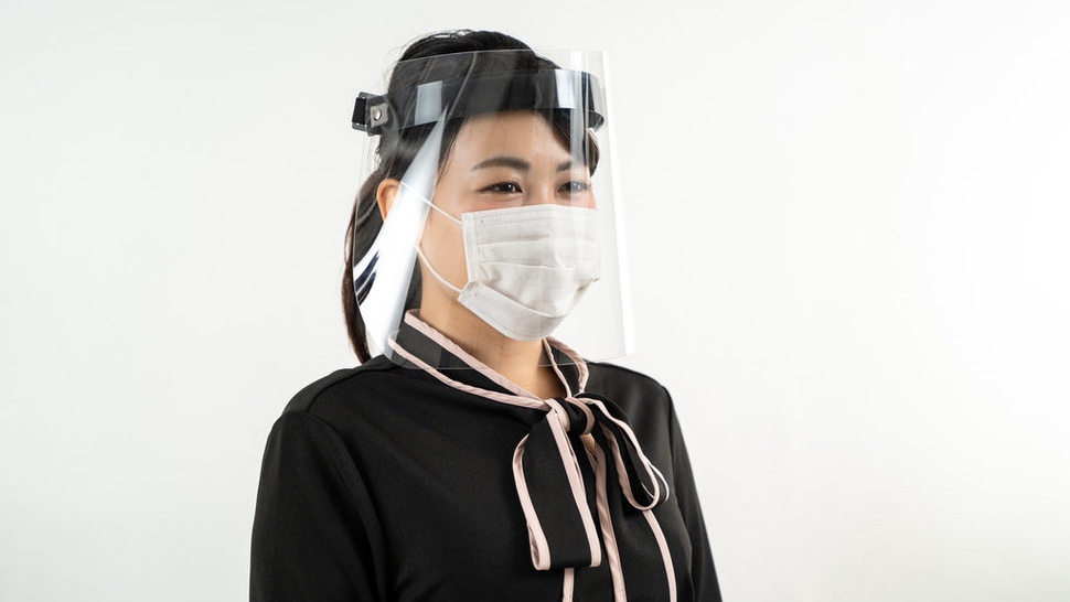 Alasan Face Shield & Masker Harus Dipakai Bareng untuk Cegah Corona