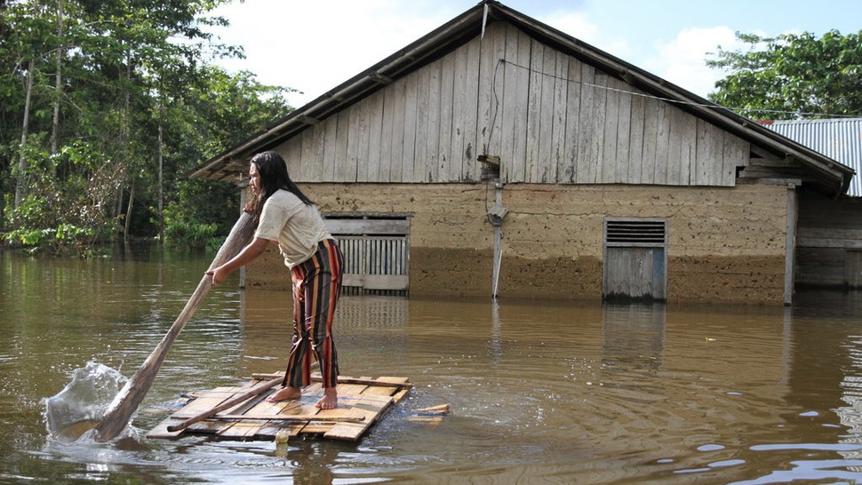 Nasib Warga Kalteng: Sudah Corona, Ditimpa Banjir & Karhultla Pula