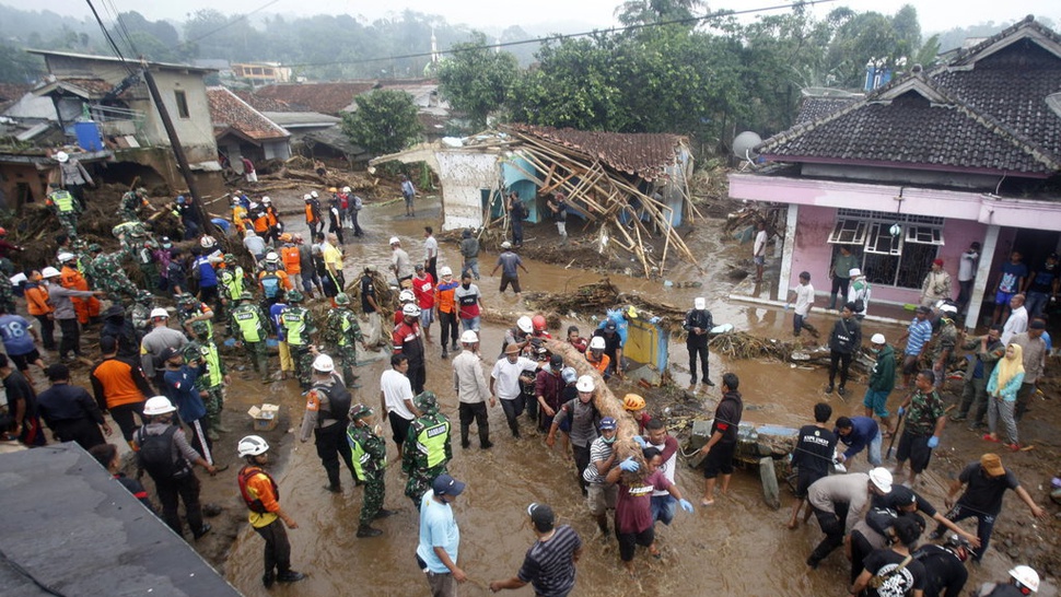 Tim SAR Temukan Lagi Satu Jenazah Korban Banjir Bandang Sukabumi