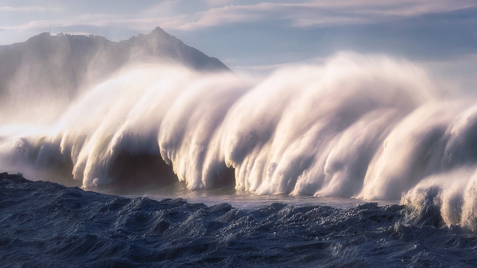 Apa Itu Tsunami, Penyebab, Karakteristik dan Cara Mengendalikannya