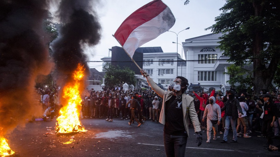 Polda Tetapkan 7 Tersangka Penganiaya Polisi saat Demo di Bandung