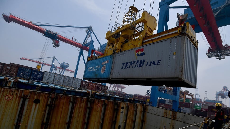 Neraca Perdagangan RI Kembali Surplus $2,90 Miliar pada Mei 2022