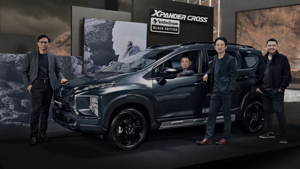Harga dan Spesifikasi Mitsubishi Xpander Black Edition dan Cross