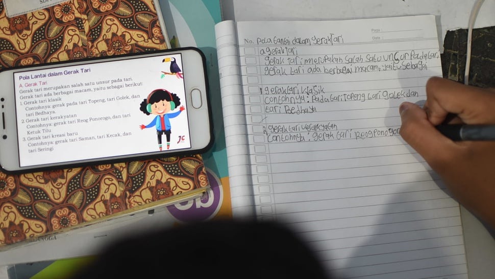 Kendala Siswa di DKI saat Sekolah Online: Internet hingga Frustasi