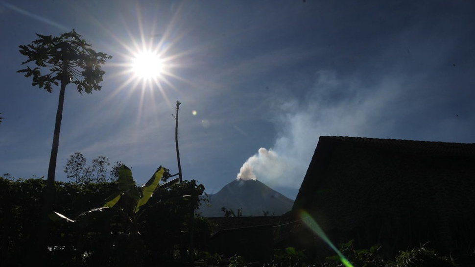 Gunung Merapi Terkini 19 November: Asap 75 Meter & 2 Suara Guguran