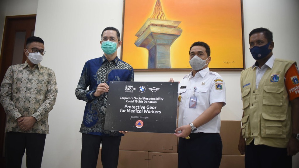 BMW Indonesia Donasikan APD untuk Tenaga Medis