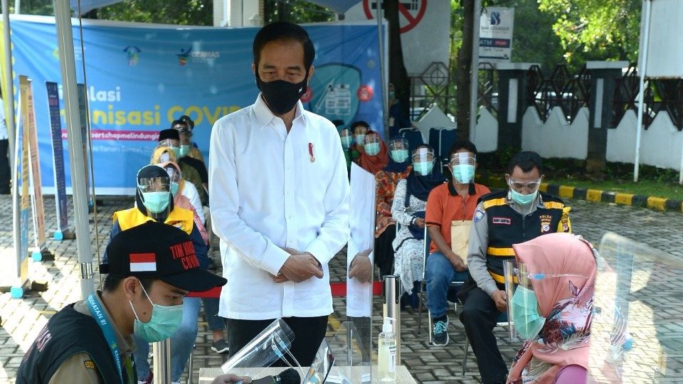 Jokowi Janji Jadi yang Pertama Menerima Vaksin COVID-19