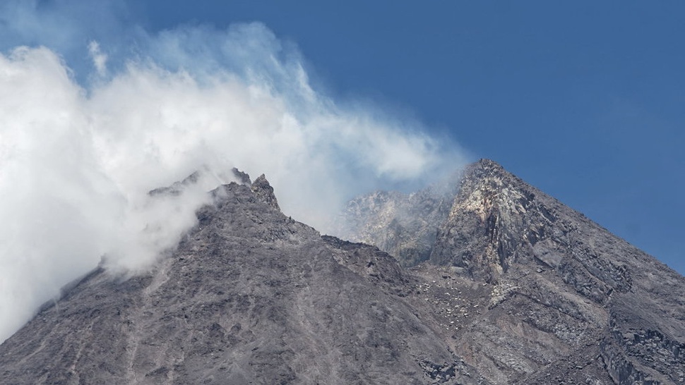 Gunung Merapi Terkini & Penjelasan BPPTKG Soal Guguran Lava 1954
