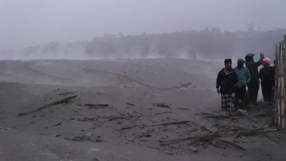 Gunung Semeru Meletus Hari Ini: Lahar Panas Sampai di Curah Kobokan