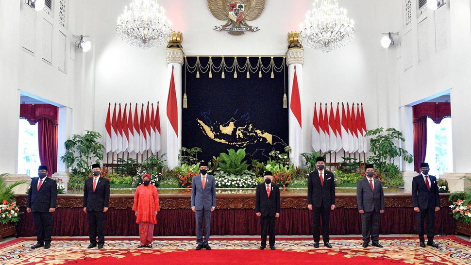 Reshuffle Kabinet 2021: Daftar & Jejak Perombakan Menteri Jokowi