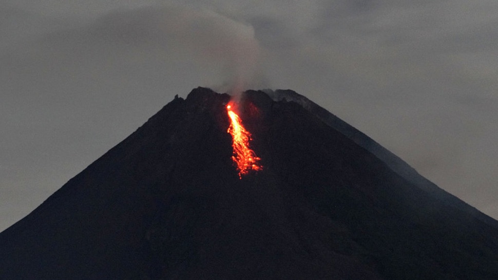 Gunung Merapi Keluarkan 19 Kali Guguran Lava Pijar Hari Ini