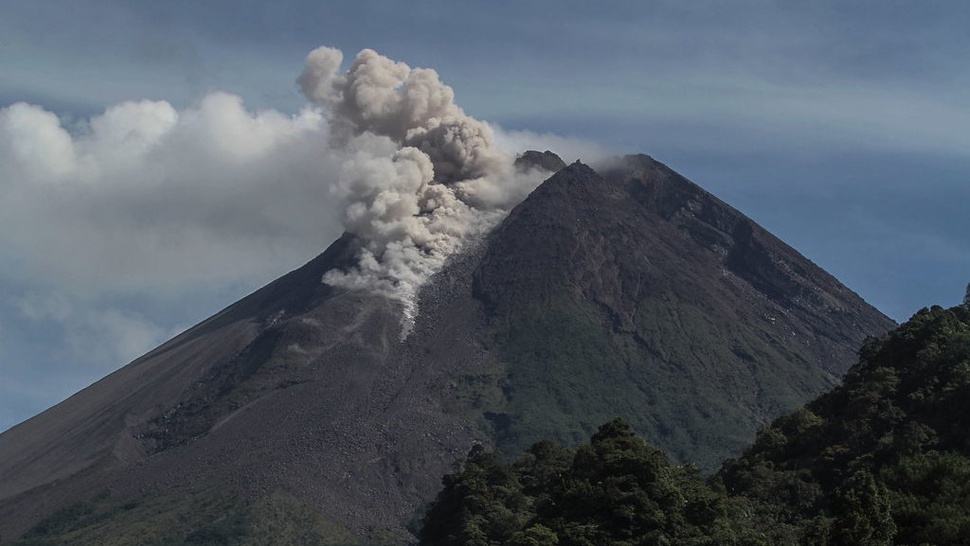 Gunung Merapi Hari Ini 13 Januari, Alami 3 Kali Guguran Lava Pijar