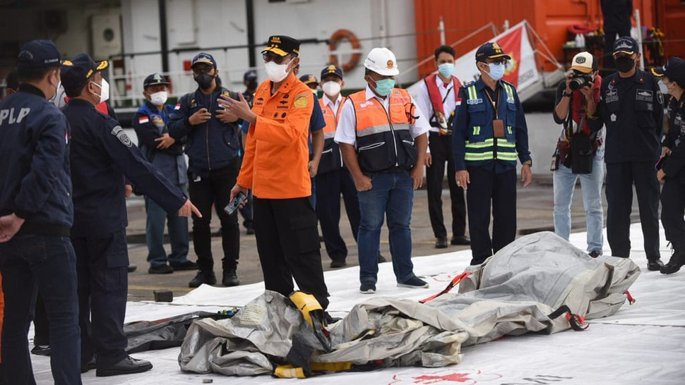 Polairud Kembali Temukan Bagian Pesawat Sriwijaya Air SJ-182