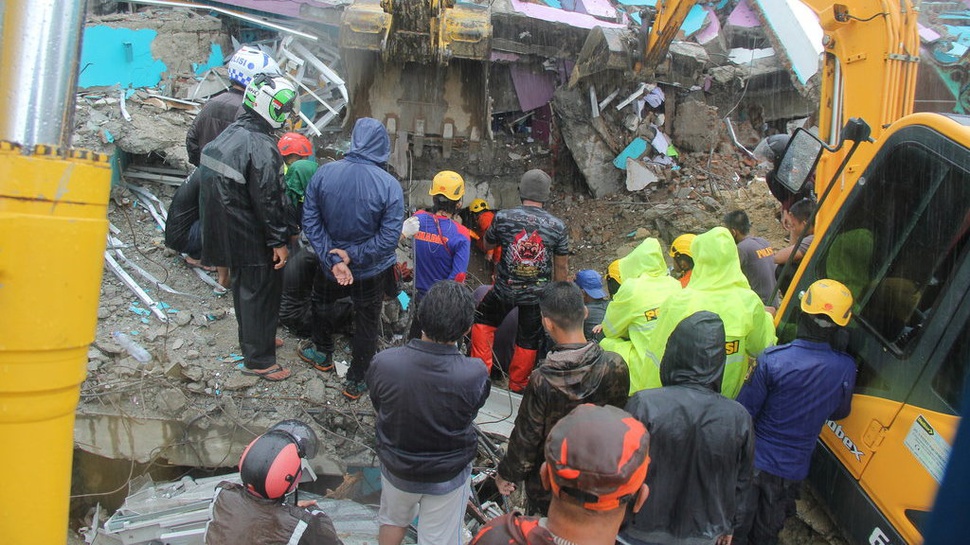 BMKG Sebut Terjadi 32 Aktivitas Gempa Susulan di Sulawesi Barat