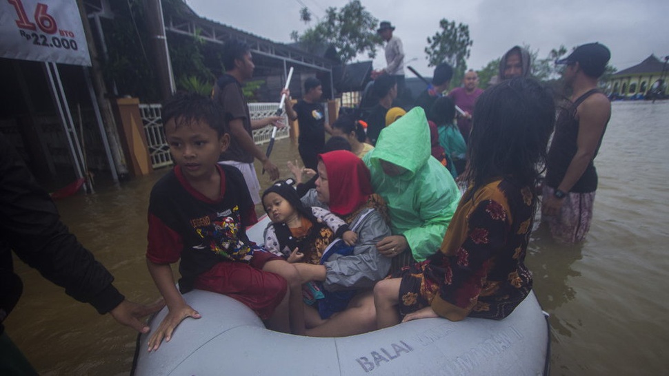 Lima Orang Tewas akibat Banjir & Tanah Longsor di Tanah Laut Kalsel