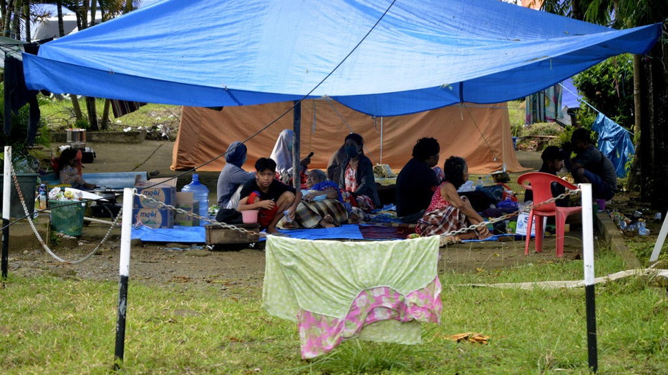 Pengungsi Gempa di Mamuju Kesulitan Air Bersih