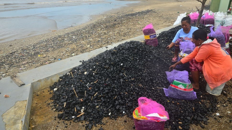 Derita Anak di Marunda: Mata Rusak Gegara Polusi Batu Bara