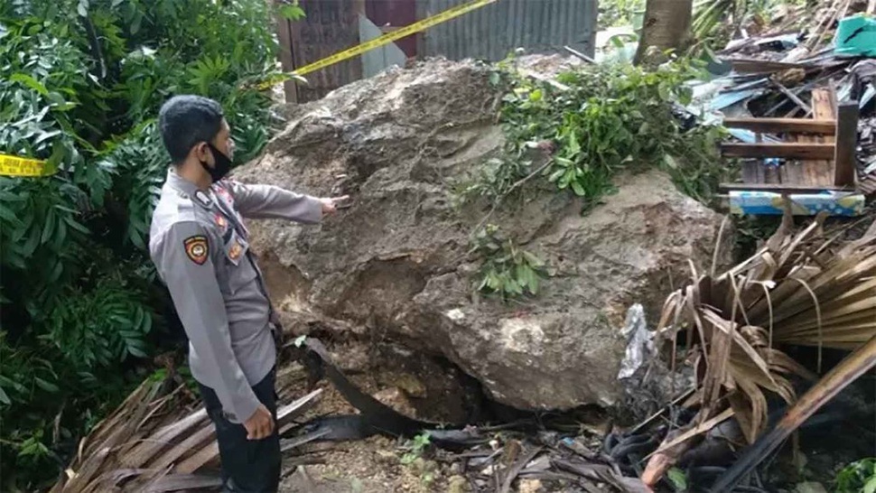 Longsor di Kota Kupang: 2 Orang Tewas & 140 Warga Diungsikan