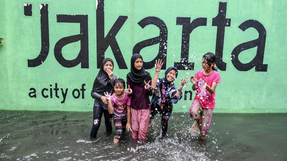 Banjir Menggenangi Kawasan Jakarta Selatan