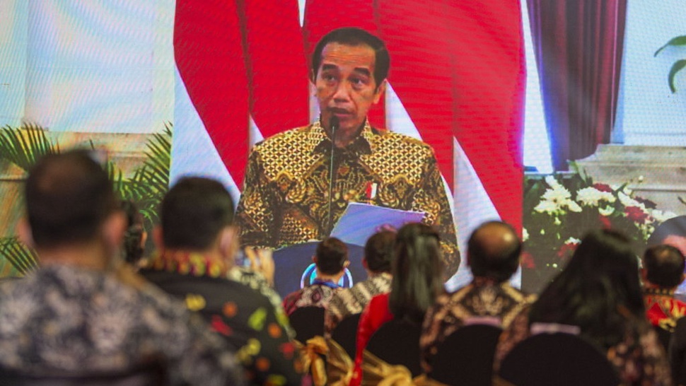 Jokowi Sebut Pedagang Pasar & Pelaku Jasa Bisa Segera Divaksin
