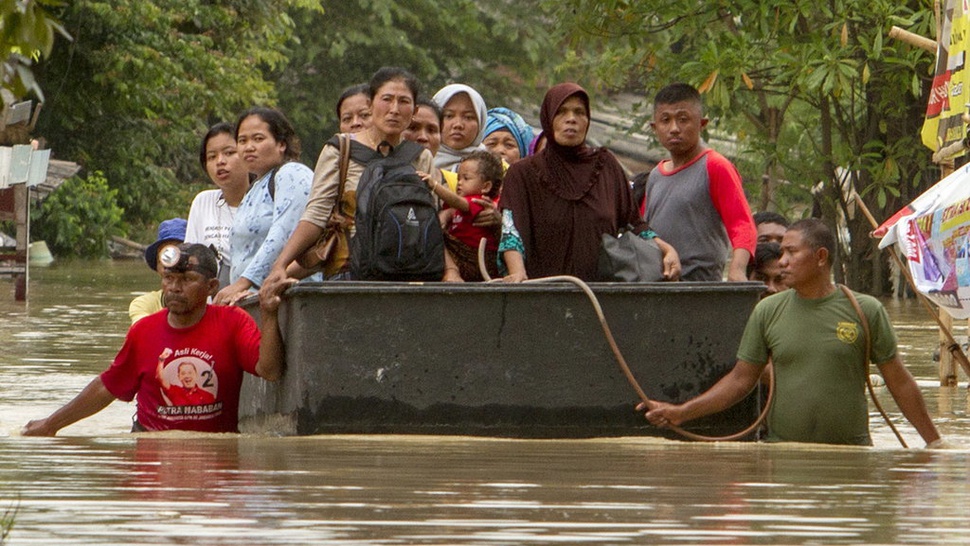 8.648 Orang Mengungsi akibat Banjir di Karawang