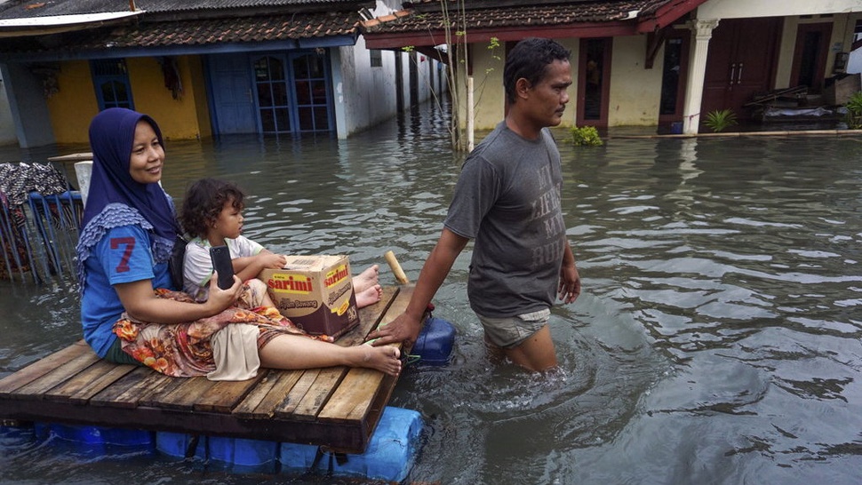 BMKG: Pulau Jawa Berstatus Siaga Banjir 18-19 Februari 2021