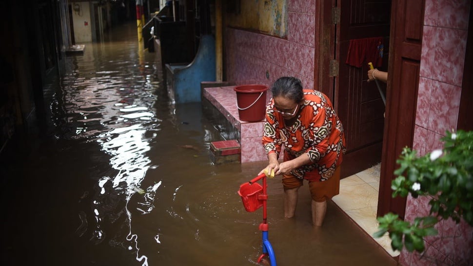 Cara Membersihkan Rumah Secara Aman Setelah Banjir