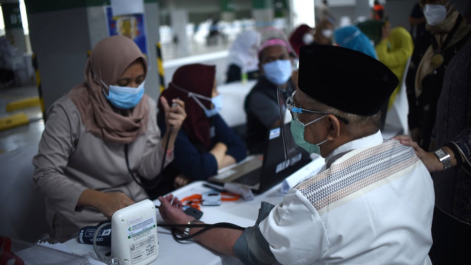 Fatwa MUI: Vaksinasi COVID-19 saat Ramadan Tidak Membatalkan Puasa