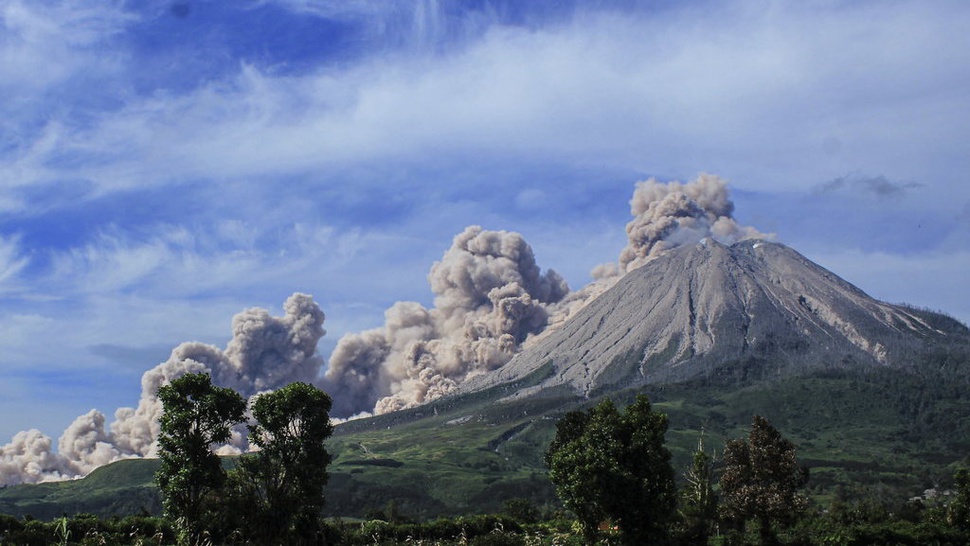 Gunung Sinabung Erupsi Dua Kali Jarak Luncuran Abu Setinggi 1 Km
