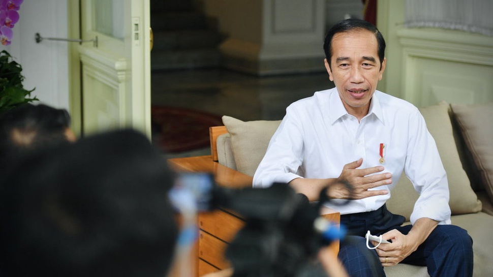 Jokowi Tinjau Proses Vaksinasi Massal Drive Thru di Kota Bogor