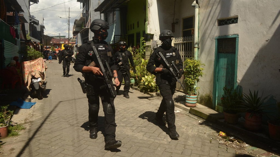 Polisi Tangkap 6 Terduga Teroris Jaringan Vila Mutiara Makassar