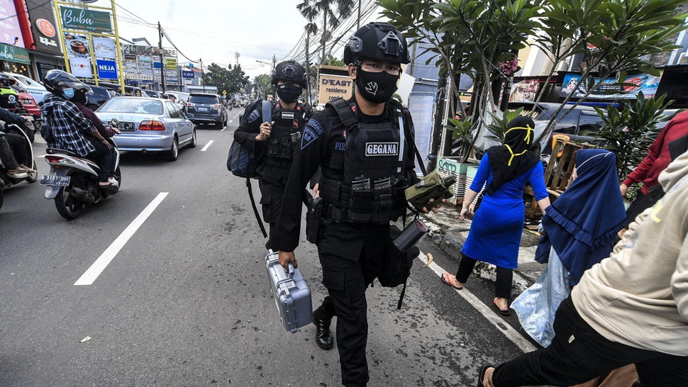 Dua Terduga Teroris di Jawa Timur Ditangkap, Polisi Sita Dua Senpi